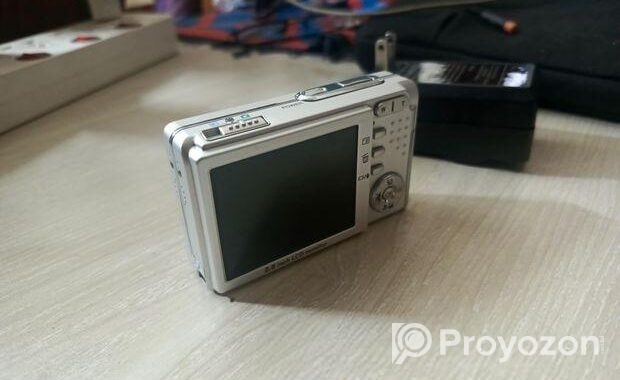 Traveler Slimline ×5 Digicam ( with Charger And Memory Card)
