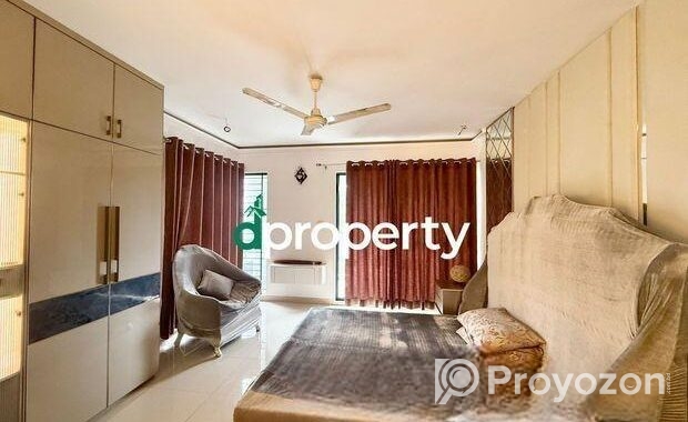 3000 SFT Luxarious Brand new Full Furnished apartm