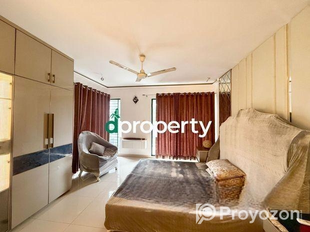 3000 SFT Luxarious Brand new Full Furnished apartm