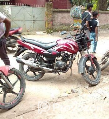 TVS Metro . 2005