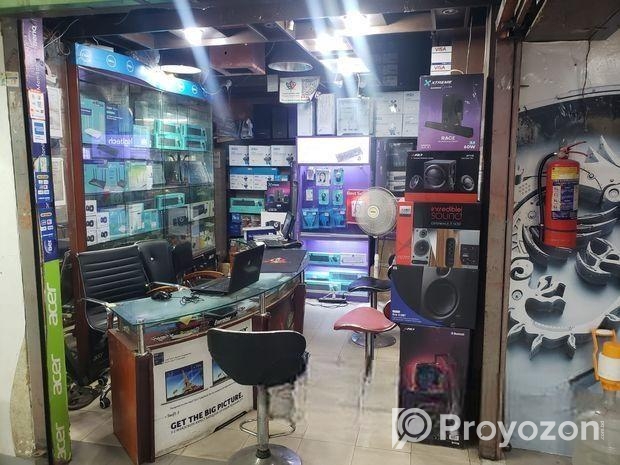 177.19 Sqr Feet Running Computer Shop Space Sell at Multiplan Cen