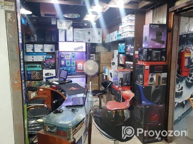 177.19 Sqr Feet Running Computer Shop Space Sell at Multiplan Cen