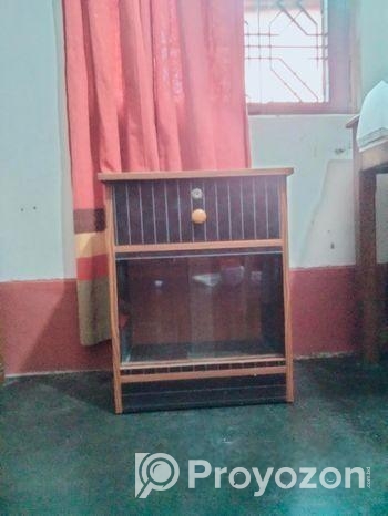 একটি সাইড টেবিল