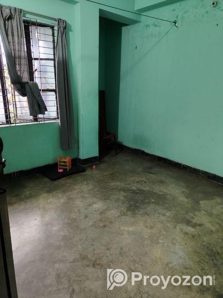 চাকুরীজীবী মহিলা অথবা ছাত্রীদের জন্য একটি রুম ভাড়