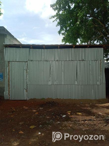 ত্রিমোহনী বাজার, রাস্তার সাথে বাজারে জমি