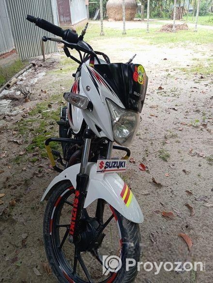 Suzuki Slingshot Plus . 2015