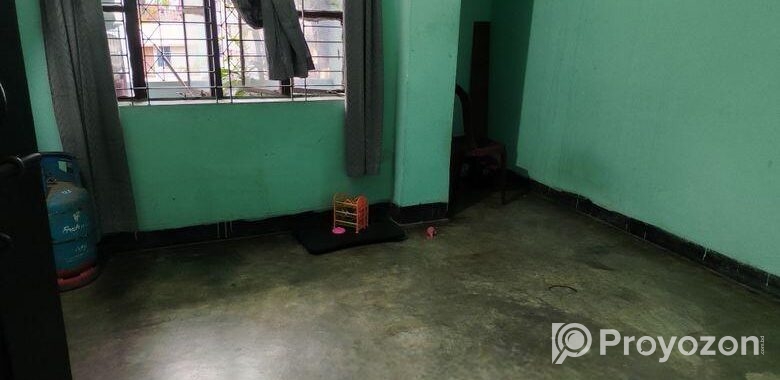 চাকুরীজীবী মহিলা অথবা ছাত্রীদের জন্য একটি রুম ভাড়