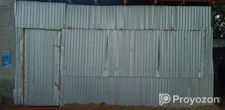 ত্রিমোহনী বাজার, রাস্তার সাথে বাজারে জমি
