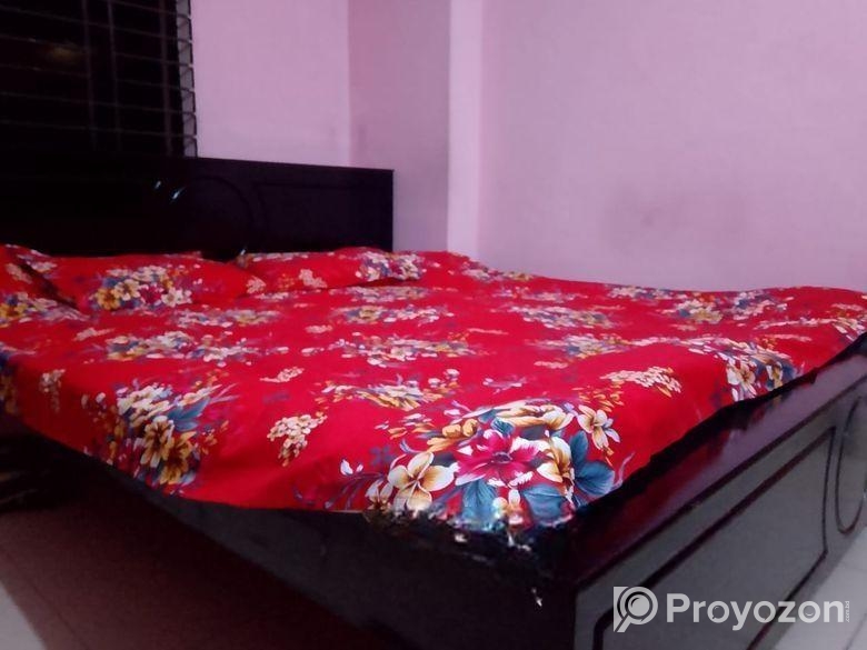 6/7ft 3 Person Solid Wood Bed