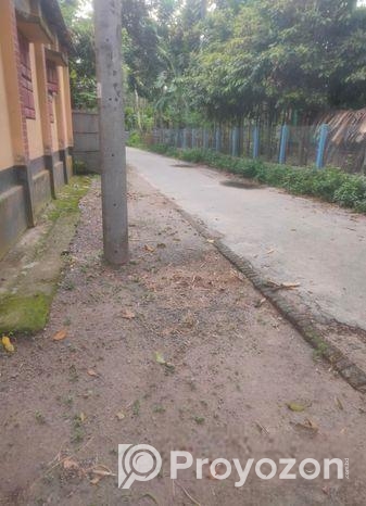 বাড়ী সহ জমি বিক্রয় করা হইবে