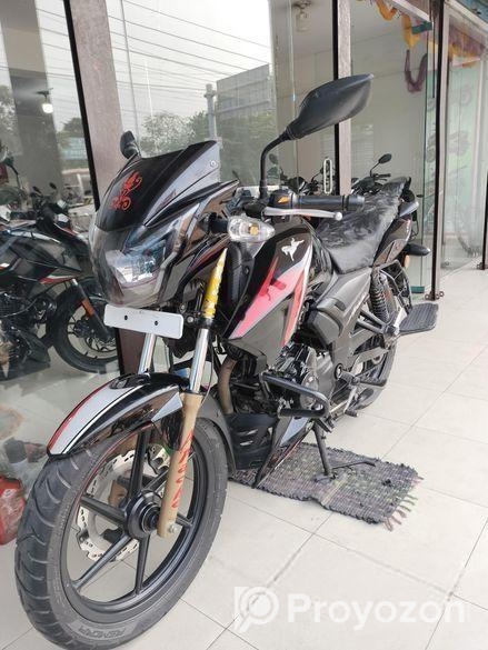 TVS Apache RTR . 2024