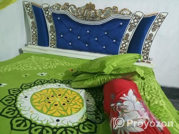 একদম নতুন খাটের মত