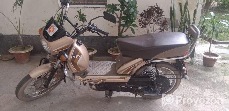TVS XL 100 . 2023