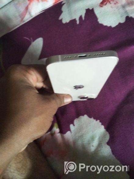 Apple iPhone 13 . (Used)