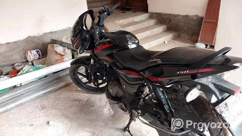 Bajaj Pulsar 150 . 2020
