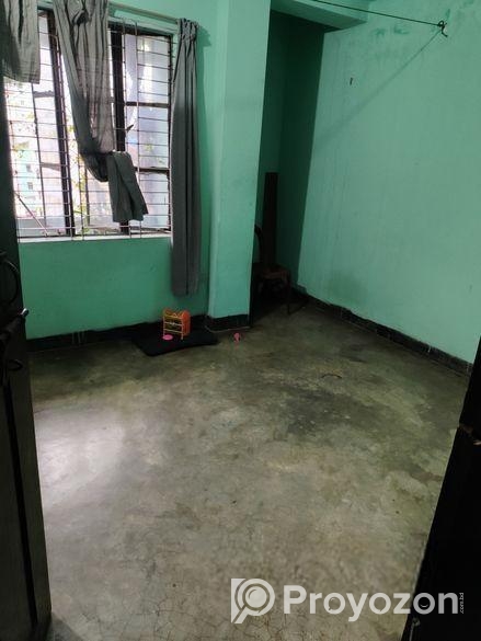 চাকুরীজীবী মহিলা অথবা ছাত্রীদের জন্য একটি রুম ভাড়