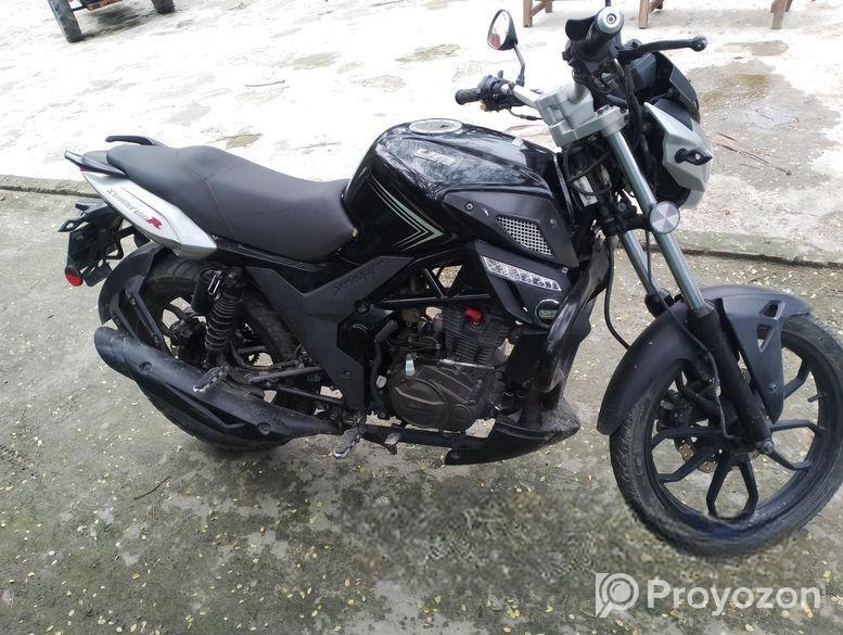 Runner UM Xtreet . 2023