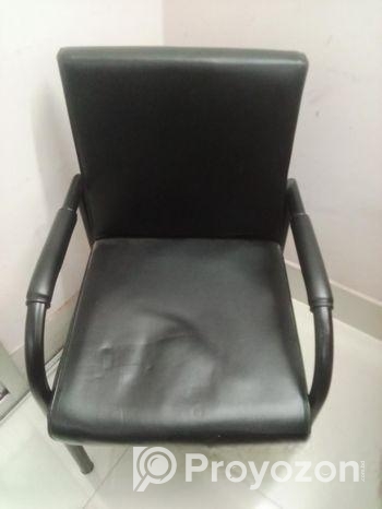 চেয়ার বিক্রি হবে