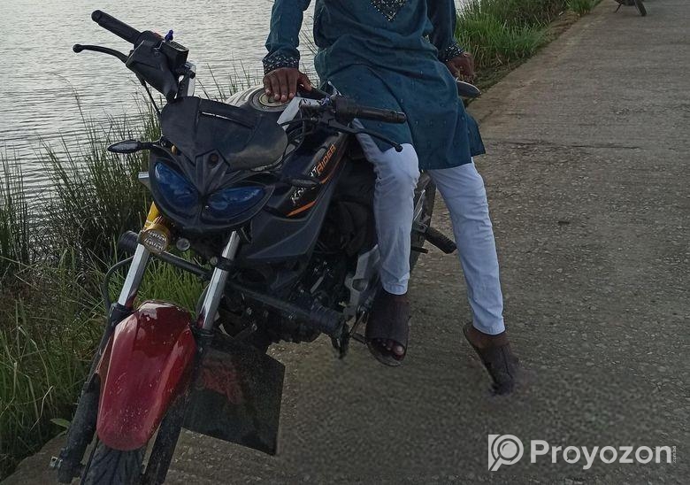 Runner KnightRider . 2019