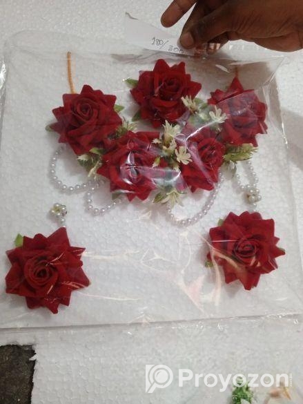 গায়ে হলুদের গহনা