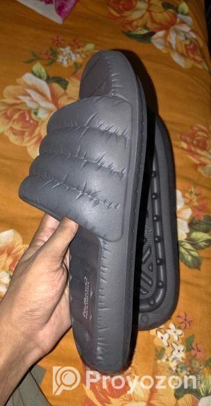 Walkaroo Brand New Slipper.