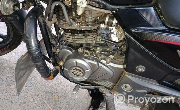 Bajaj Pulsar 150 . 2017