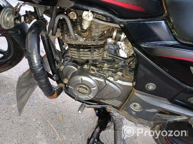 Bajaj Pulsar 150 . 2017