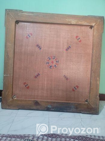 Carrom board