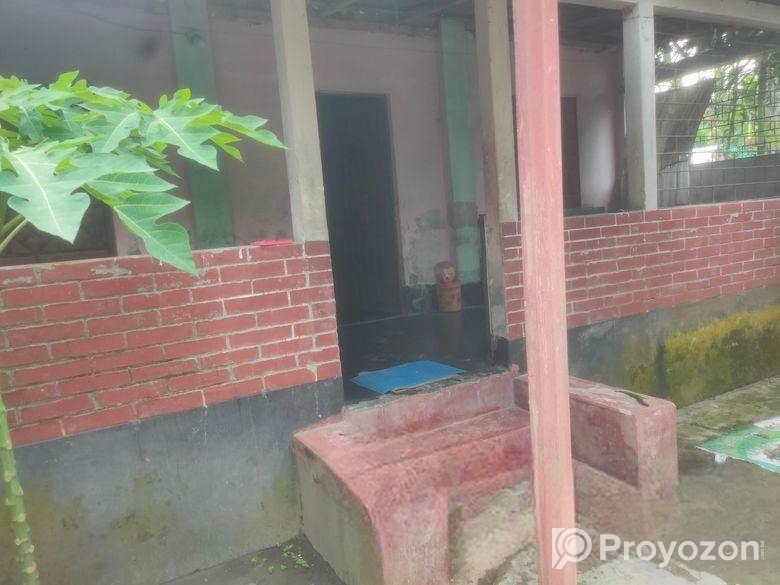 বাড়ী সহ জমি বিক্রয় করা হইবে