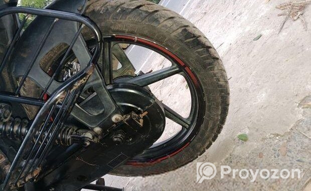Bajaj Pulsar 150 . 2017