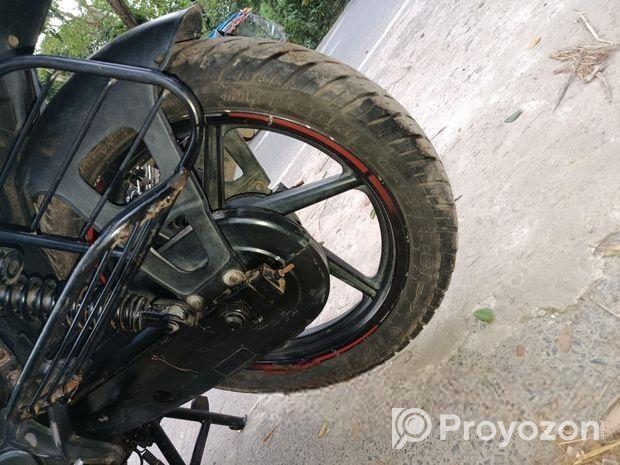 Bajaj Pulsar 150 . 2017