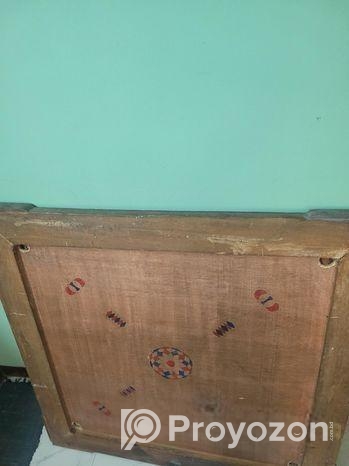 Carrom board
