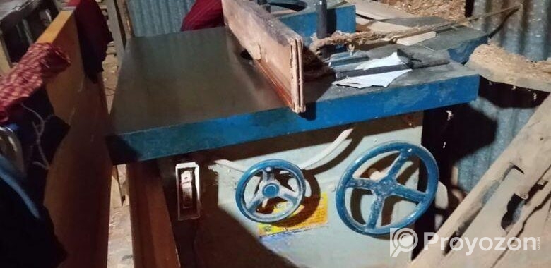 ফার্নিচার ব্যবসার ম্যাসিন