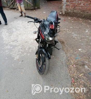 Bajaj Pulsar 150 . 2017