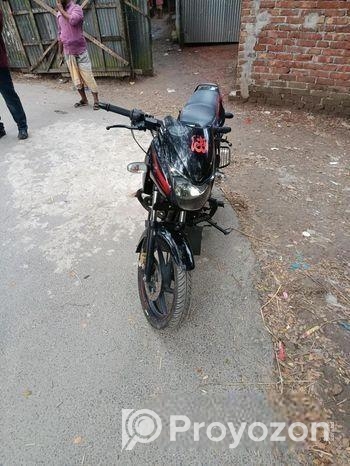 Bajaj Pulsar 150 . 2017