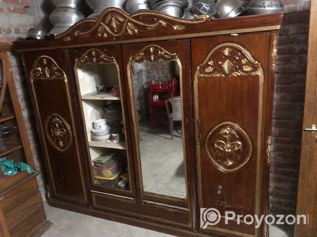 দেওয়াল সুকেস