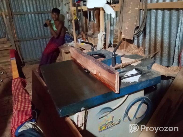 ফার্নিচার ব্যবসার ম্যাসিন