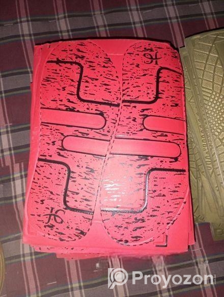 জুতা তৈরির কাচামাল।