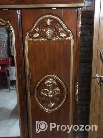 দেওয়াল সুকেস