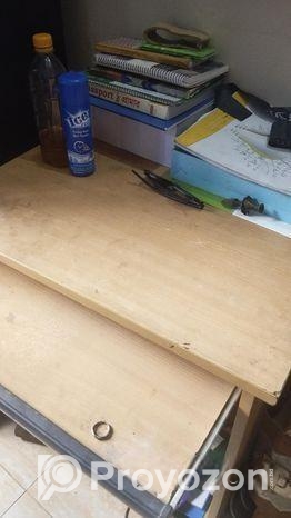 কম্পিউটার টেবিল