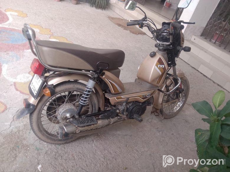 TVS XL 100 . 2023