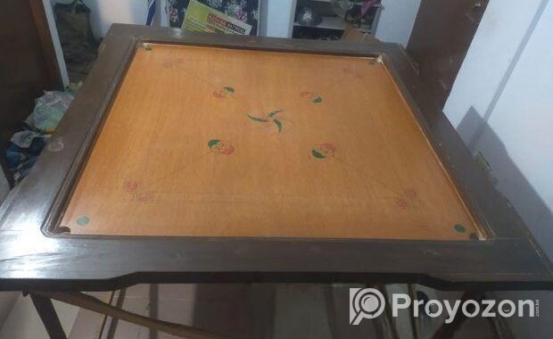 ৫৬ ইঞ্চি একটি ক্যারাম বোর্ড