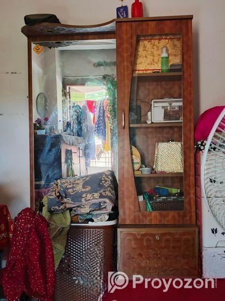 ড্রেসিং টেবিল