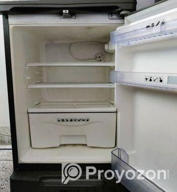 Walton 201litter Fridge.