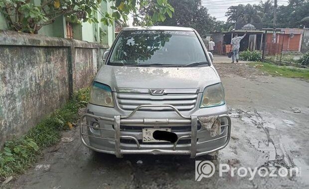 Toyota Noah x 2003