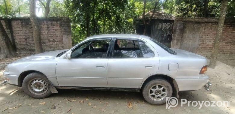 Toyota Camry . 2009