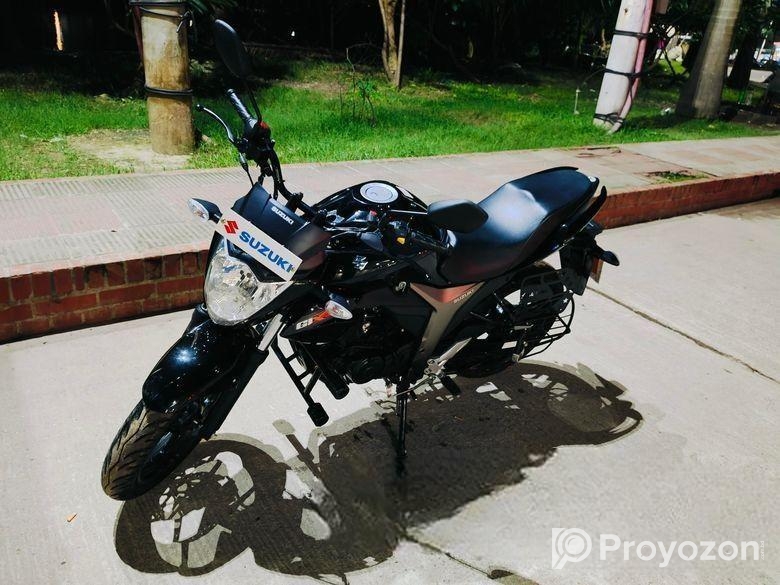Suzuki Gixxer . 2025