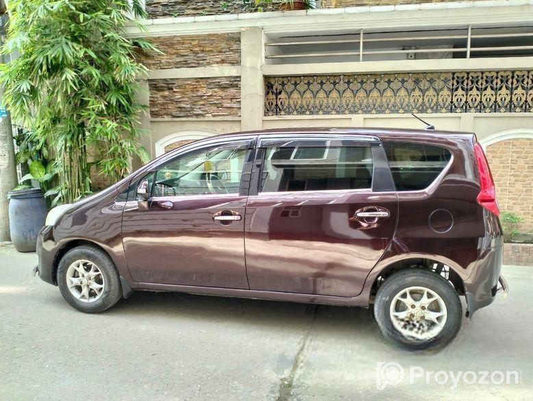 Toyota Passo sette 7 Sit Beige 2010