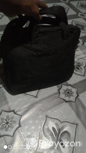 একটা ভারতীয় ব‍্যাগ বিক্রি করা হবে