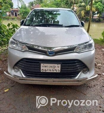 Toyota Axio Hybrid 2015